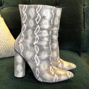 Tobi White Snakeskin Boots Size 7.5